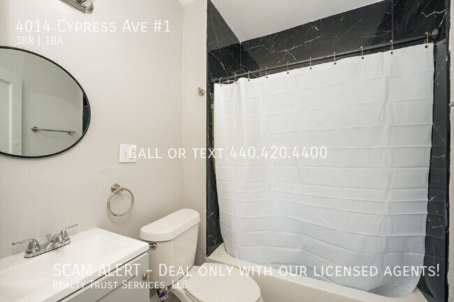 Building Photo - 4014 Cypress Ave