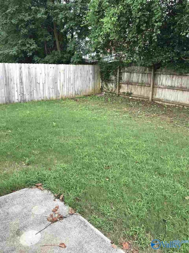 Building Photo - 110 Bridgeway Ln