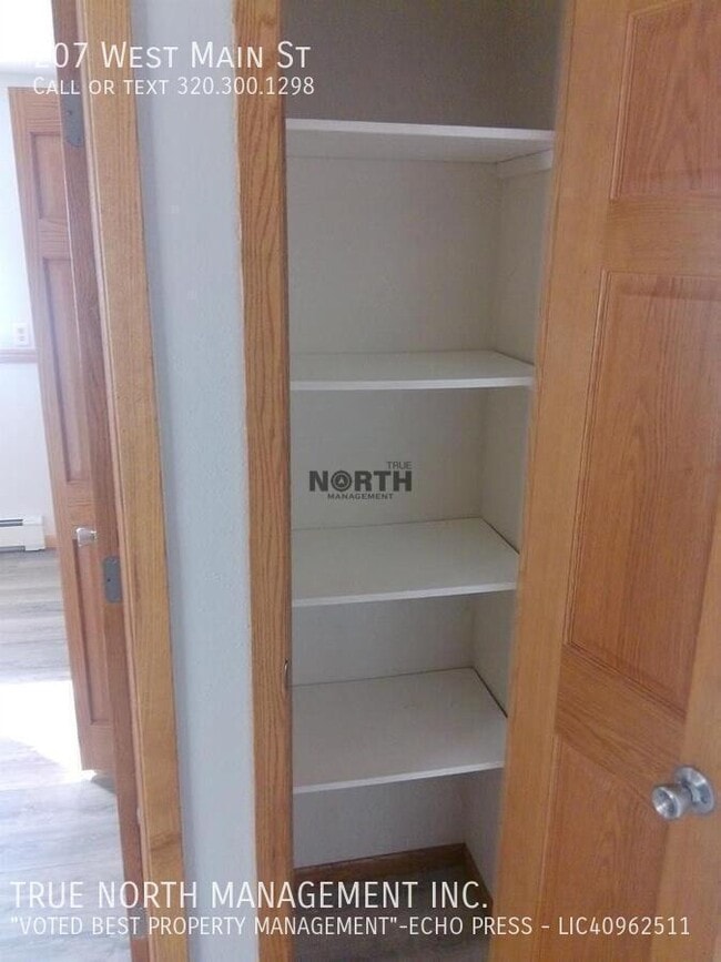 Building Photo - 207 W Main St