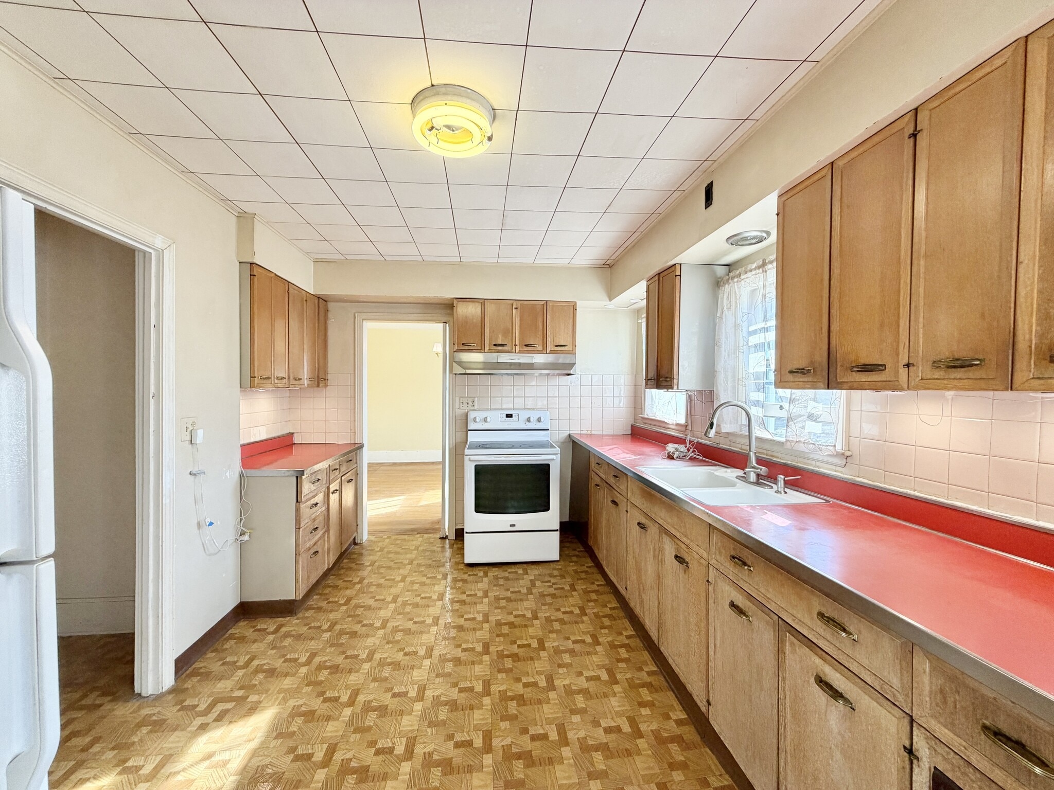 Building Photo - 715 Bushnell St