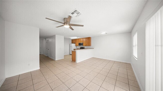 Building Photo - 12649 Somerset Oaks St