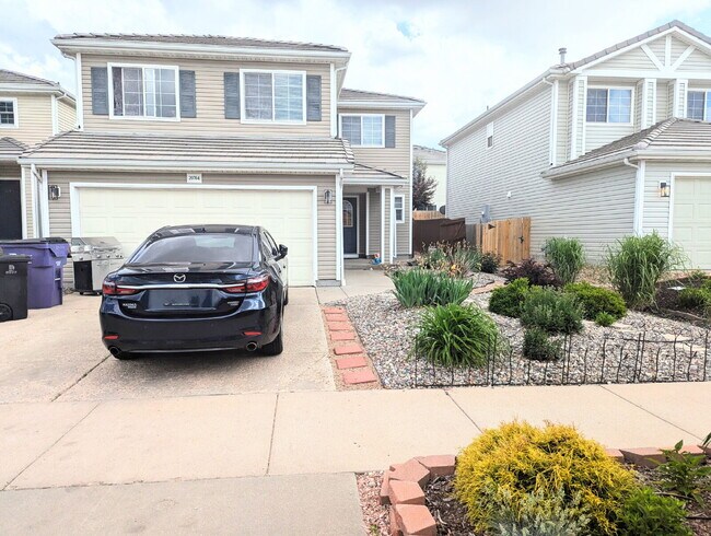 Building Photo - Gorgeous Denver Home - Real Granite Counte...