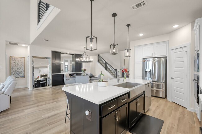 Building Photo - 6718 Waxbill Rd