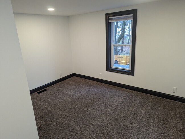 Bedroom - 318 Mitchell Ave