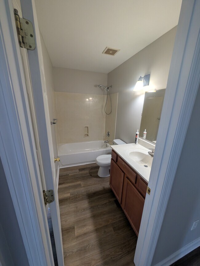 Master Bath - 501 Chandler Pl