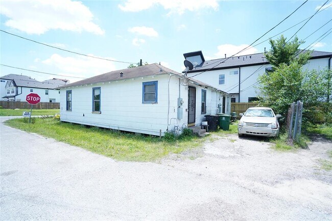 Building Photo - 509 Nimrod St