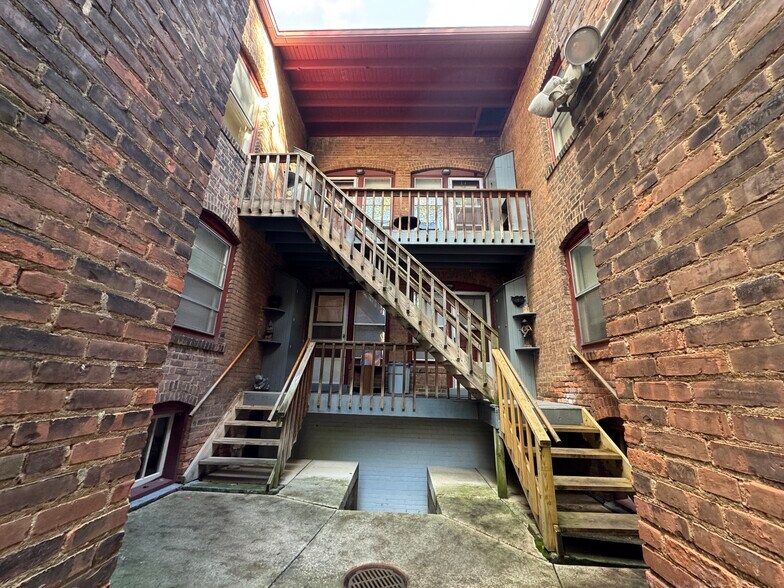 Building Photo - 14308 Superior Rd