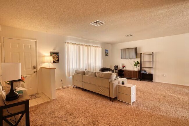 Building Photo - 72659 Aspen Dr