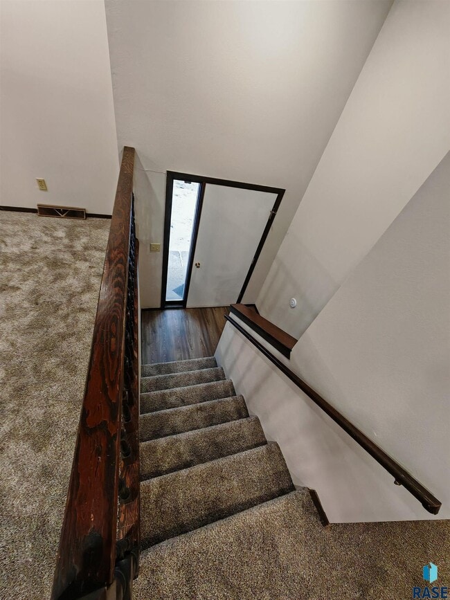 Building Photo - 4504 S Cliff Ave