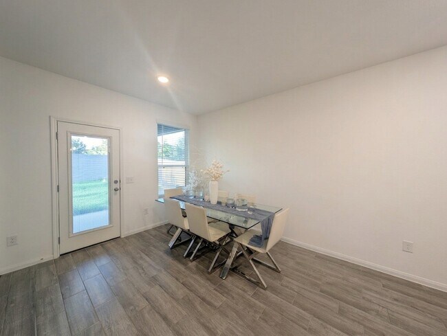 Building Photo - 18122 Sonresa Wy