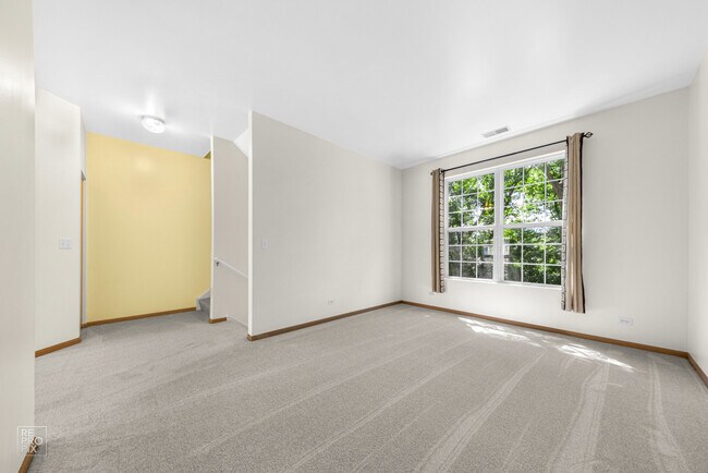 Building Photo - 959 Ellsworth Dr