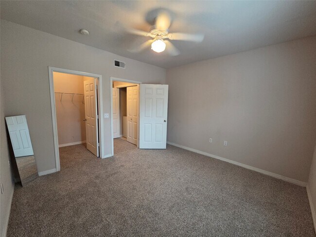 Building Photo - 3045 Marina Bay Dr