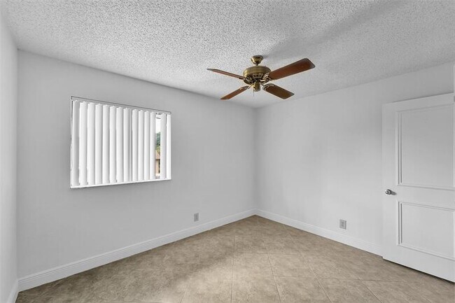 Building Photo - 2376 NW 36th Ave
