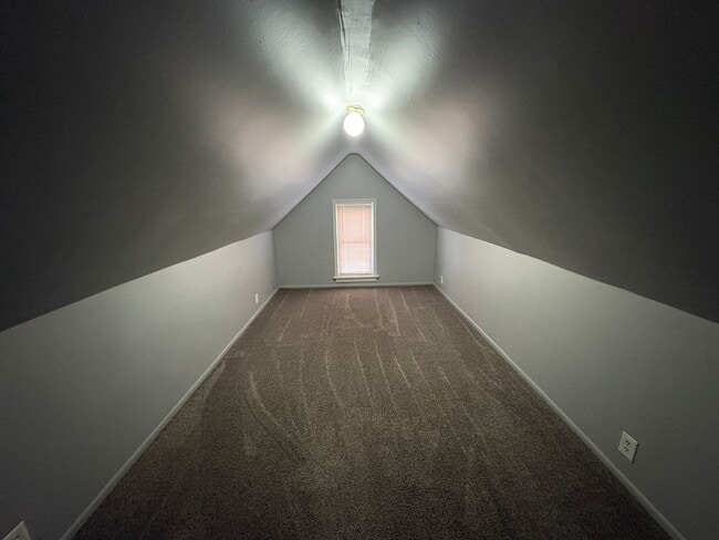 Building Photo - Lovely & Spacious 4-Bedroom Single-Family Home with Open Backyard