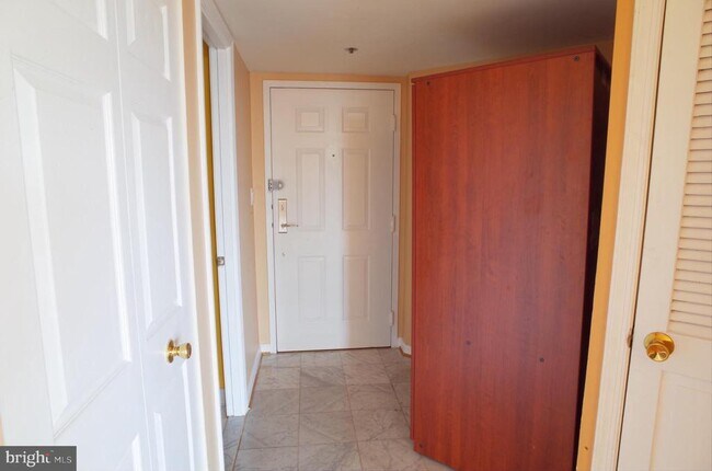 Building Photo - 1200 Braddock Pl