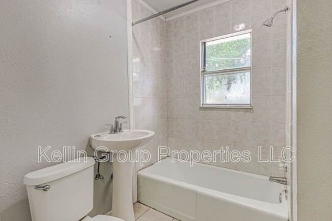 Building Photo - 536 W Belmar St