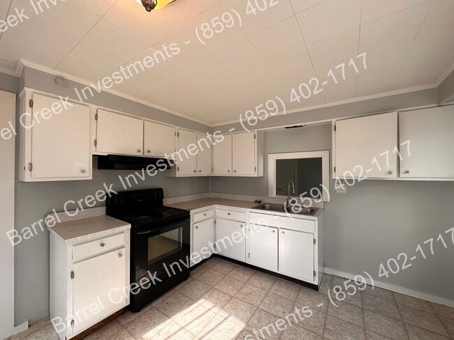 Building Photo - 2-Bedroom, 2-Bath Home with Back Porch & F...