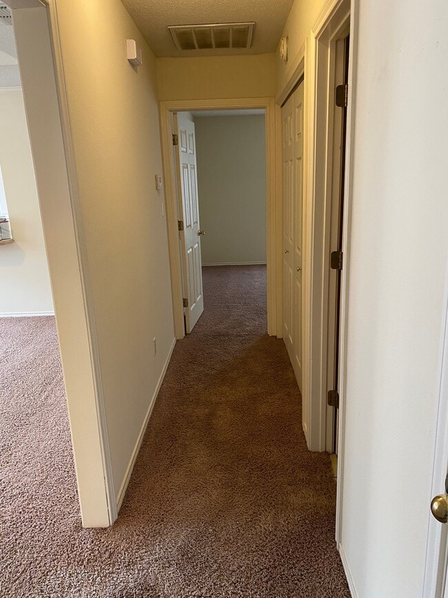 Building Photo - 6206 Summerhill Pl