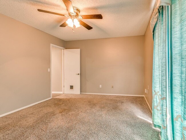 Building Photo - 712 NW 137th St