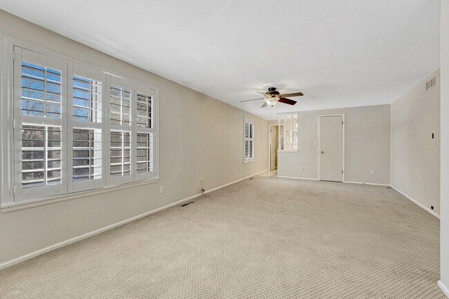 Building Photo - 7398 S Hudson Way