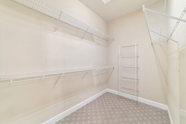 Building Photo - 6606 SW 91st Cir