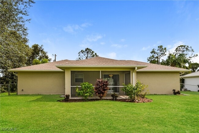 Building Photo - 3259 Toluca Terrace