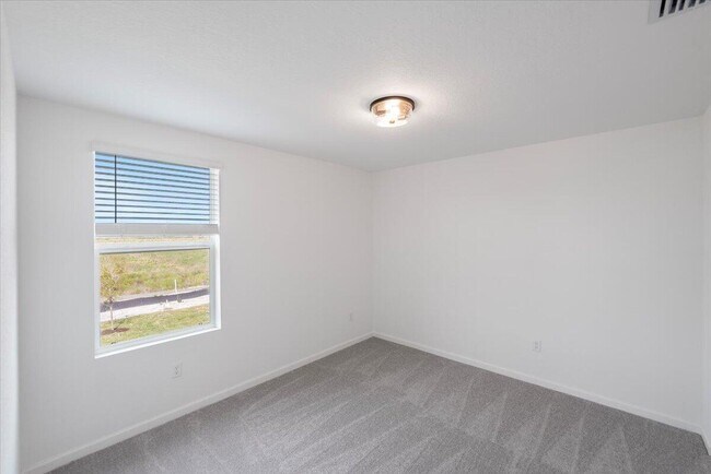 Building Photo - 11161 NW Fernbrook Dr