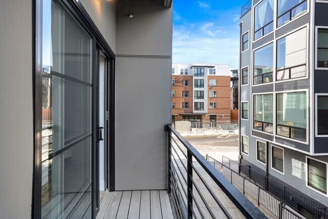 Building Photo - 2310 4th St NE