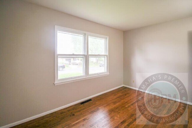 Building Photo - Spacious 2 Bedroom 1 Bathroom Unit in La V...