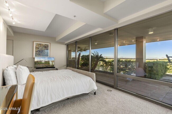 Building Photo - 7167 E Rancho Vista Dr