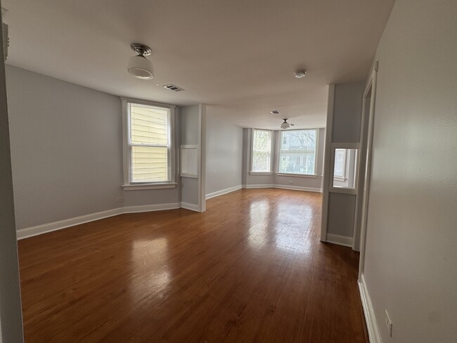 Building Photo - 2031 N Spaulding Ave
