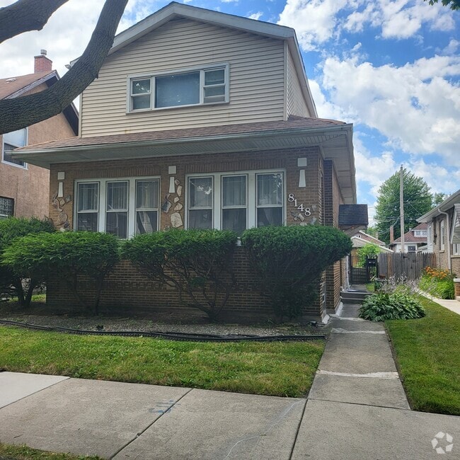 Building Photo - 8148 S Kenwood Ave