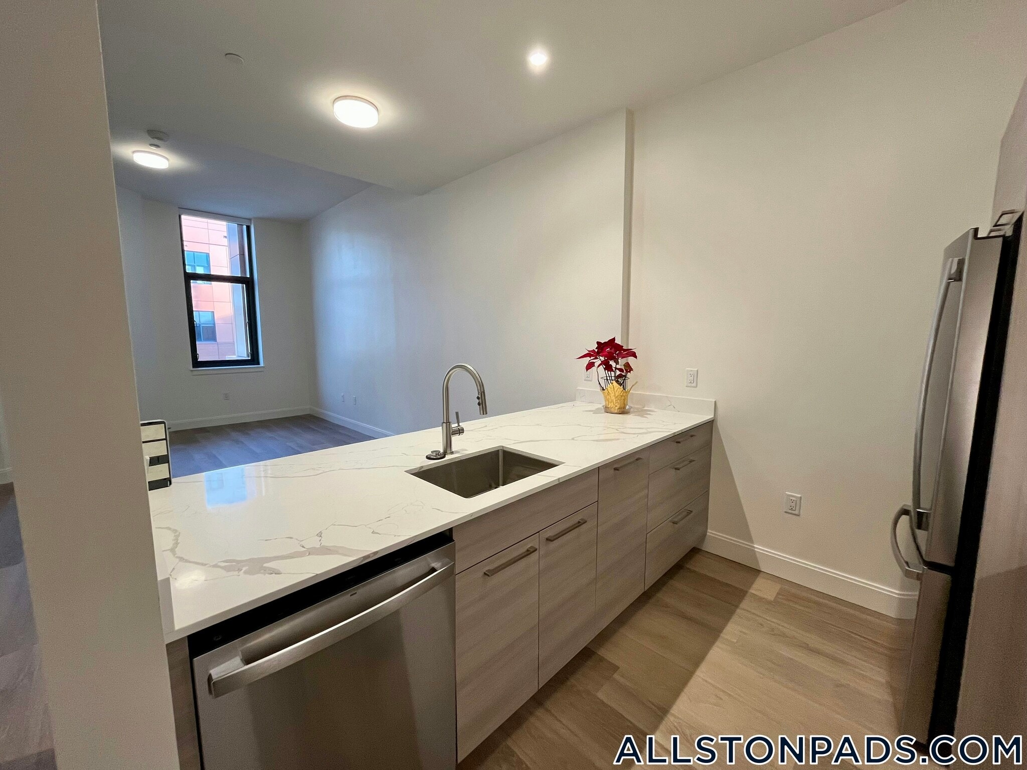 Building Photo - 1079 Commonwealth Ave