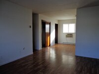 Building Photo - 713 Cedar Dr