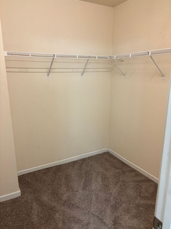 Building Photo - August Rent Free - Four Bedroom Fenced Yar...