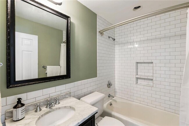 Building Photo - 4243 McClatchey Cir NE