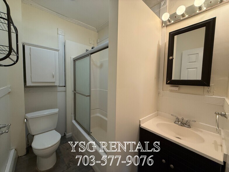 Building Photo - 34 Calumet St