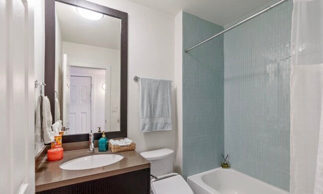 Building Photo - 141 S Clark Dr