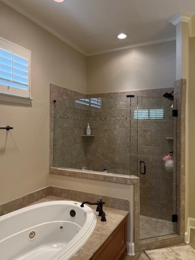 Building Photo - 9215 Liggon Green Ln