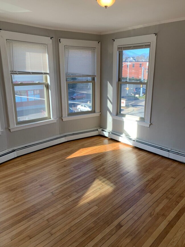 Building Photo - 135 Lafayette Square