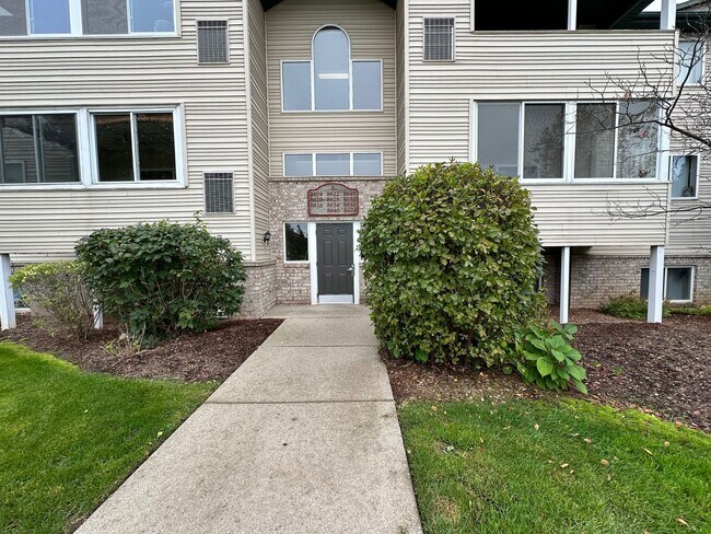 Building Photo - 8610 S Jasonville Ct SE