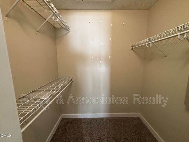 Building Photo - 2228 Stornoway Ct