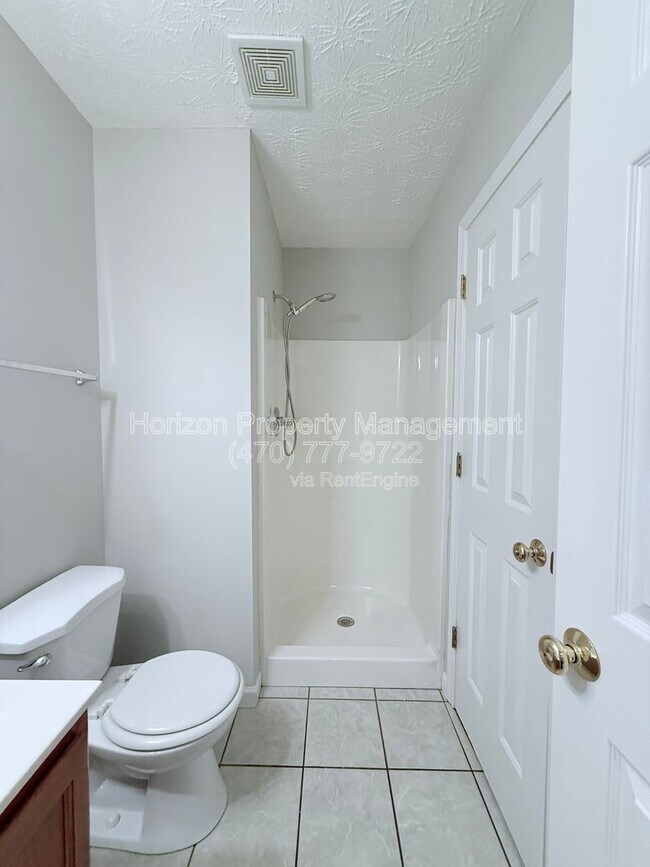 Building Photo - 4005 Hidden Hollow Dr