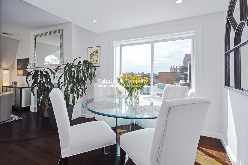 Building Photo - 124 Beacon St