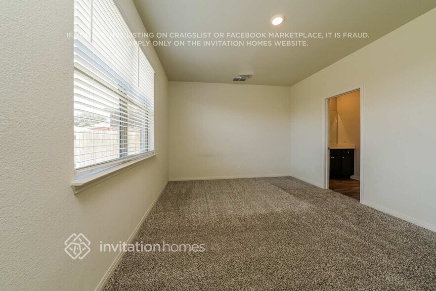 Building Photo - 917 First Street