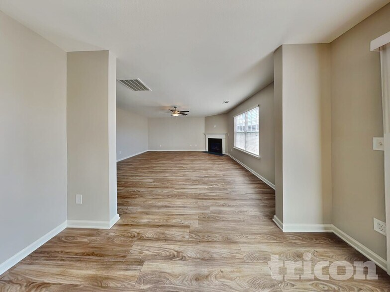 Building Photo - 1935 Windy Willow Ln