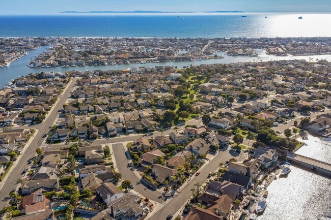 Building Photo - 3672 Seascape Dr