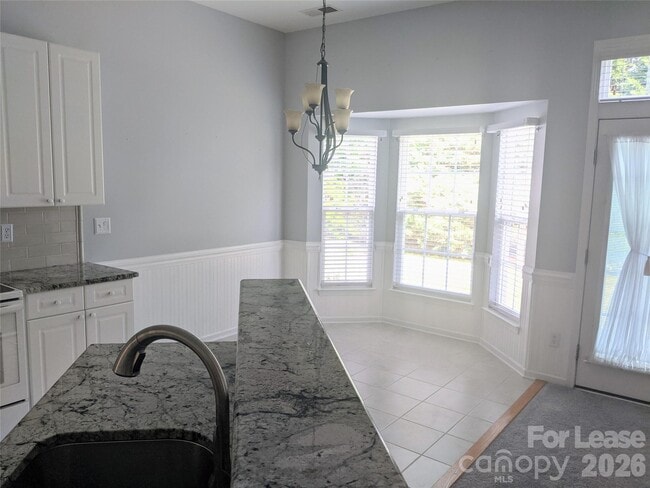 Building Photo - 125 Shephard Hill Dr