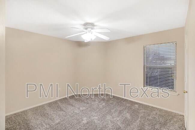 Building Photo - 16264 Red River Ln