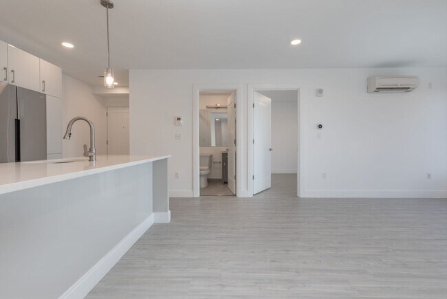 Building Photo - 42 N Beacon St